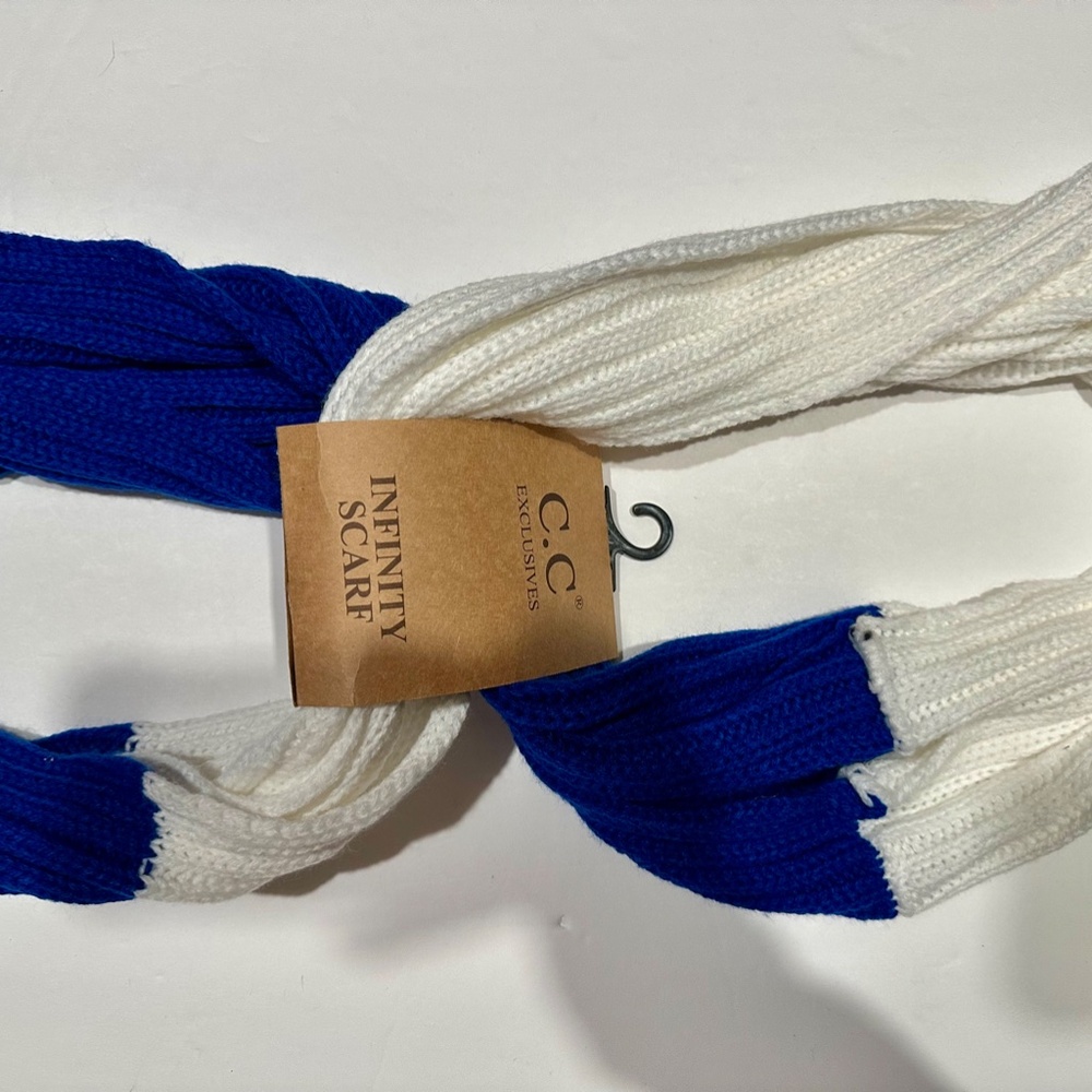 CC Infinity Chunky Scarf - Picture 4 of 4